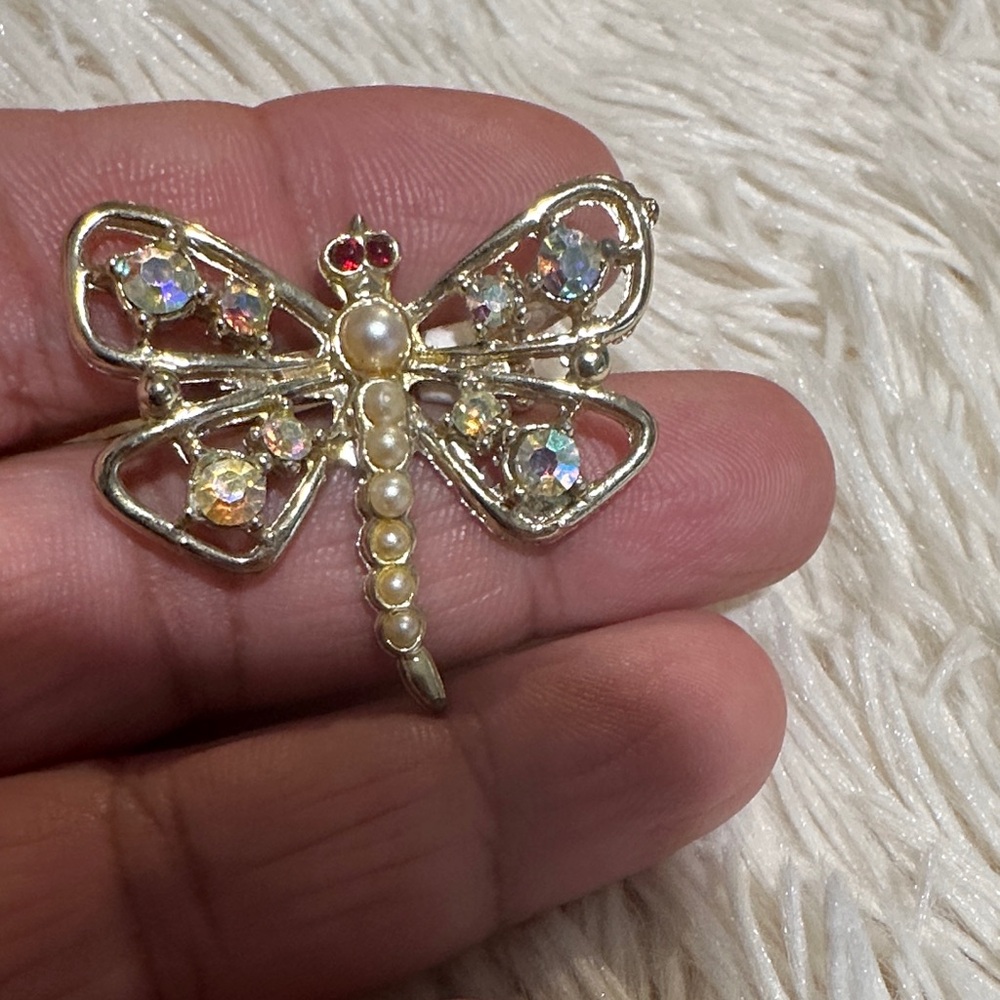 HOST PICK Vintage Elegant Gold Dragonfly Brooch with Pearl Accents